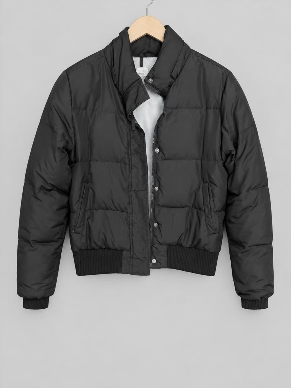 Women’s Black Puffer Jacket with Ribbed Hem - Lightweight Warmth